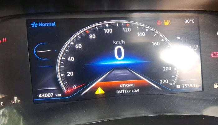 2022 Renault Kiger RXZ MT DUAL TONE, Petrol, Manual, 43,007 km, interior