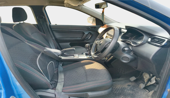 2022 Renault Kiger RXZ MT DUAL TONE, Petrol, Manual, 43,007 km, interior