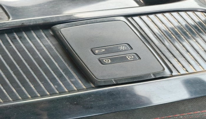 2022 Renault Kiger RXZ MT DUAL TONE, Petrol, Manual, 43,007 km, interior