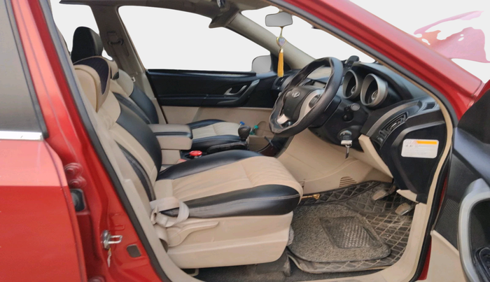 2015 Mahindra XUV500 W8, Diesel, Manual, 1,49,319 km, interior