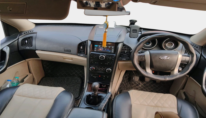 2015 Mahindra XUV500 W8, Diesel, Manual, 1,49,319 km, interior