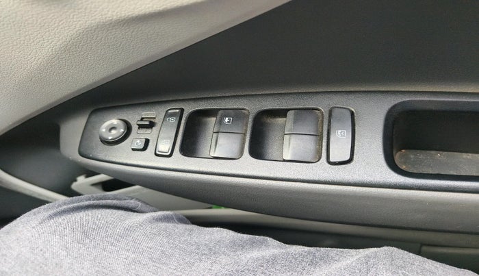 2020 Hyundai AURA SX PLUS 1.2 AMT, Petrol, Automatic, 30,366 km, interior