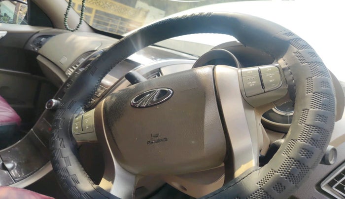 2012 Mahindra XUV500 W8, Diesel, Manual, 99,998 km, interior