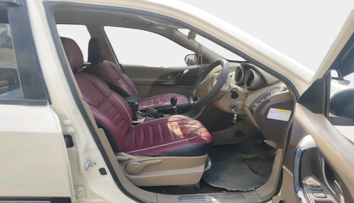 2012 Mahindra XUV500 W8, Diesel, Manual, 99,998 km, interior