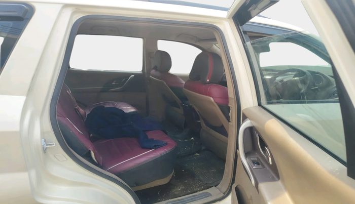 2012 Mahindra XUV500 W8, Diesel, Manual, 99,998 km, interior