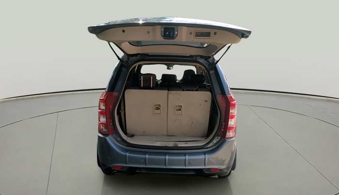 2015 Mahindra XUV500 W10, Diesel, Manual, 1,53,107 km, exterior