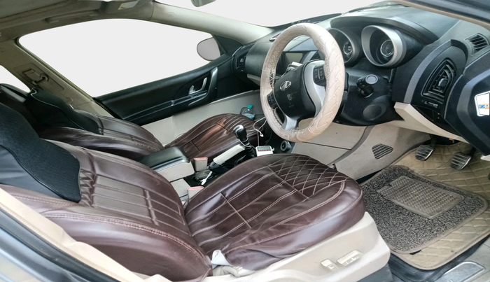 2015 Mahindra XUV500 W10, Diesel, Manual, 1,53,107 km, interior