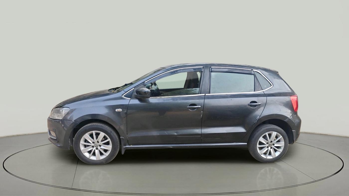 2015 Volkswagen Polo HIGHLINE1.5L, Diesel, Manual, 1,00,233 km, exterior