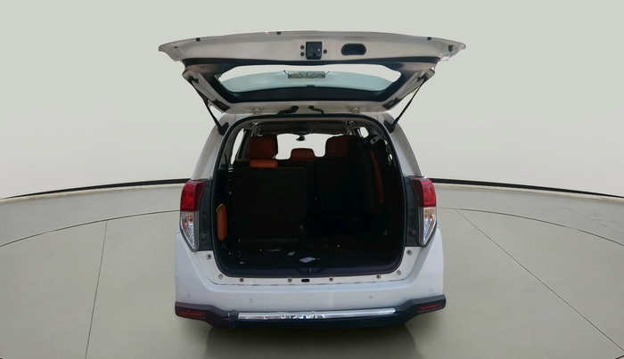 2020 Toyota Innova Crysta 2.4 VX 8 STR, Diesel, Manual, 2,06,820 km, exterior