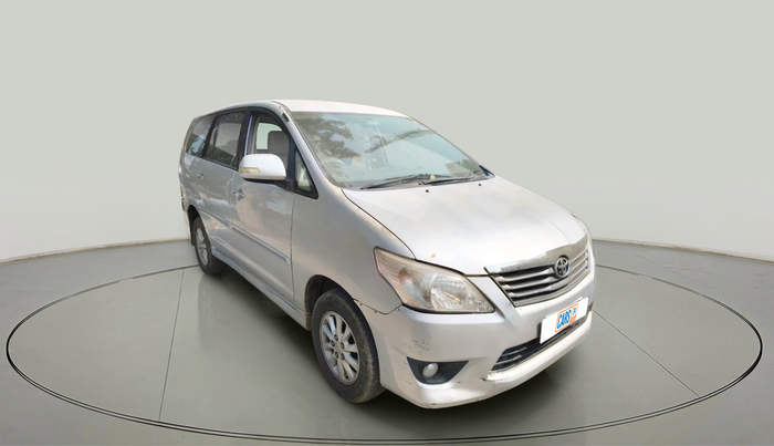 2012 Toyota Innova VX 2.5 8 STR, Diesel, Manual, 99,200 km, exterior