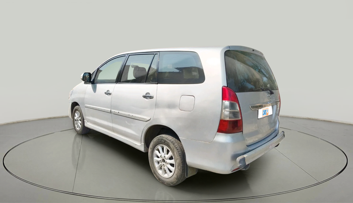 2012 Toyota Innova VX 2.5 8 STR, Diesel, Manual, 99,200 km, exterior