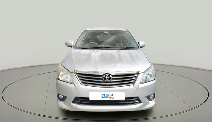 2012 Toyota Innova VX 2.5 8 STR, Diesel, Manual, 99,200 km, exterior
