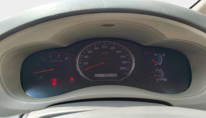 2012 Toyota Innova VX 2.5 8 STR, Diesel, Manual, 99,200 km, interior