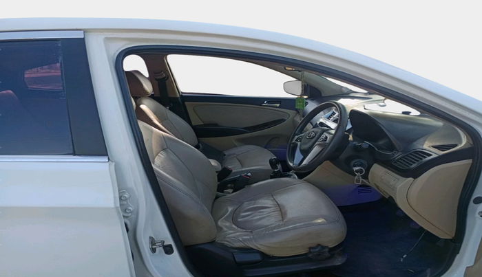 2013 Hyundai Verna FLUIDIC 1.6 CRDI SX, Diesel, Manual, 99,999 km, interior