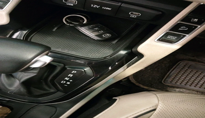 2022 KIA CARENS LUXURY PLUS 1.5 DIESEL AT 7 STR, Diesel, Automatic, 70,684 km, interior