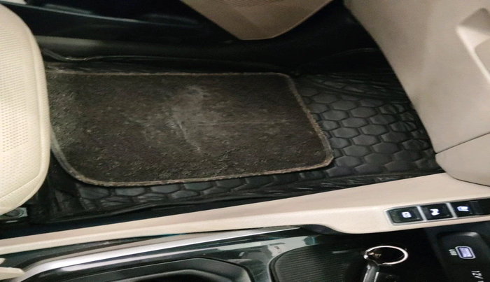 2022 KIA CARENS LUXURY PLUS 1.5 DIESEL AT 7 STR, Diesel, Automatic, 70,684 km, interior