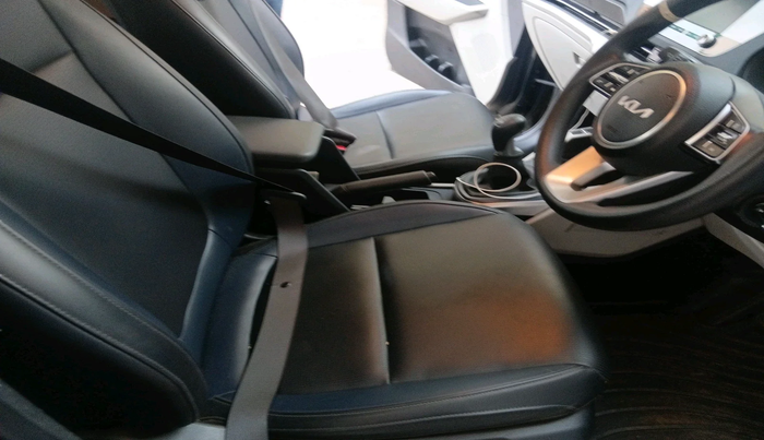 2024 KIA CARENS Premium (O) 1.5 Petrol 7 STR, Petrol, Manual, 17,811 km, interior