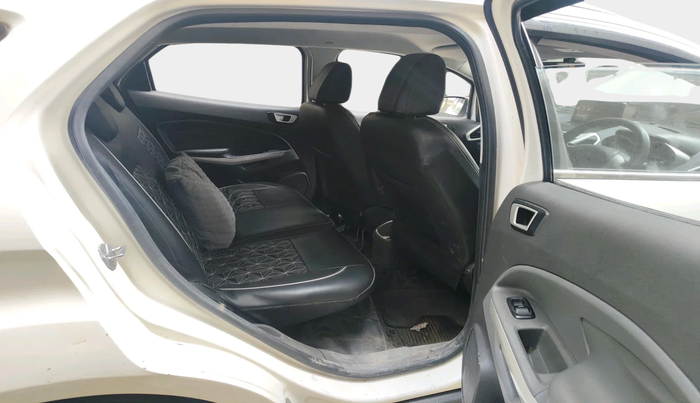 2014 Ford Ecosport TITANIUM 1.5L DIESEL, Diesel, Manual, 1,17,575 km, interior