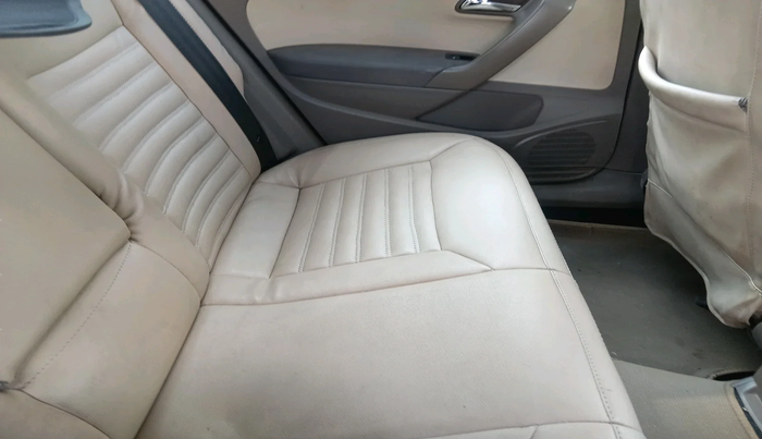 2014 Skoda Rapid 1.5 TDI CR AMBITION PLUS, Diesel, Manual, 1,13,839 km, interior