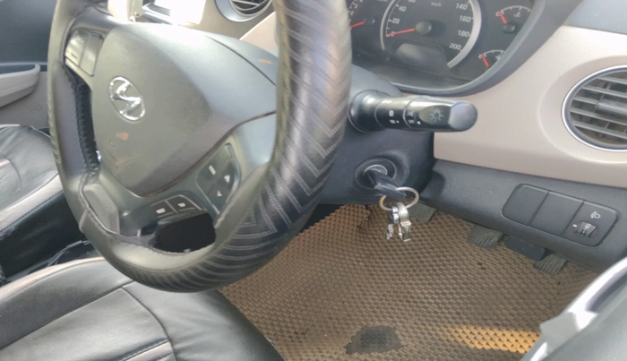 2017 Hyundai Grand i10 SPORTZ (O) 1.2 KAPPA VTVT, Petrol, Manual, 1,46,538 km, interior