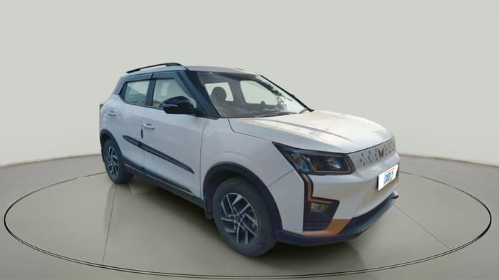 2024 Mahindra XUV400 EL Pro 34.5 KWH, Electric, Automatic, 44,000 km, exterior