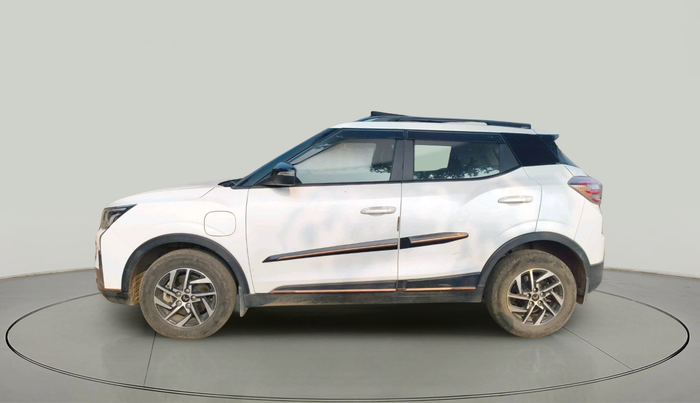 2024 Mahindra XUV400 EL Pro 34.5 KWH, Electric, Automatic, 40,200 km, exterior
