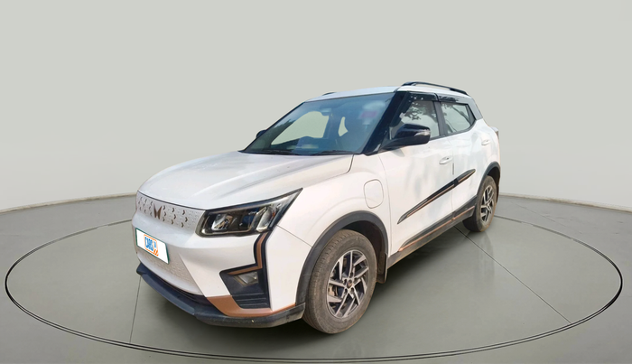 2024 Mahindra XUV400 EL Pro 34.5 KWH, Electric, Automatic, 40,200 km, exterior