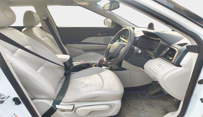 2024 Mahindra XUV400 EL Pro 34.5 KWH, Electric, Automatic, 40,200 km, interior