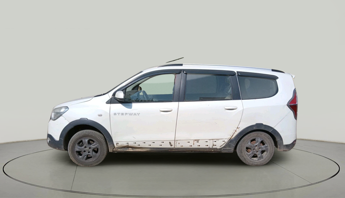 2015 Renault Lodgy 110 PS RXZ STEPWAY 7 STR, Diesel, Manual, 1,37,009 km, exterior