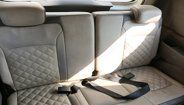 2015 Renault Lodgy 110 PS RXZ STEPWAY 7 STR, Diesel, Manual, 1,37,009 km, interior