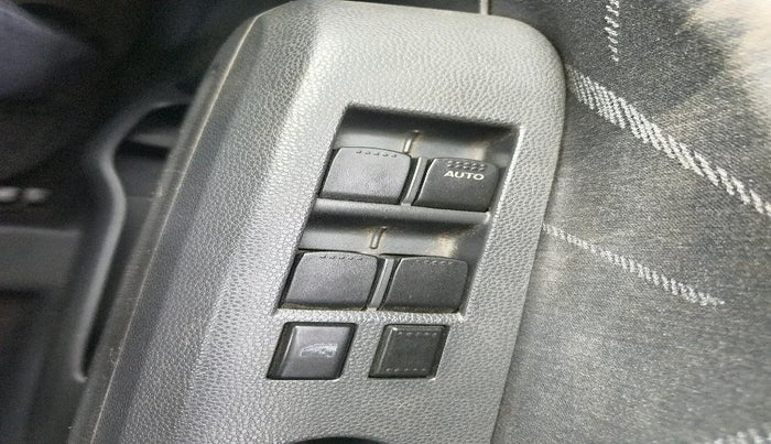 2011 Maruti Ritz VXI, Petrol, Manual, 82,233 km, interior