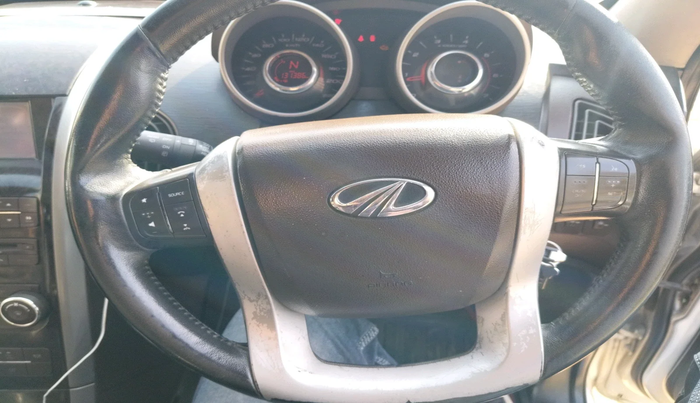 2012 Mahindra XUV500 W8, Diesel, Manual, 1,31,386 km, interior