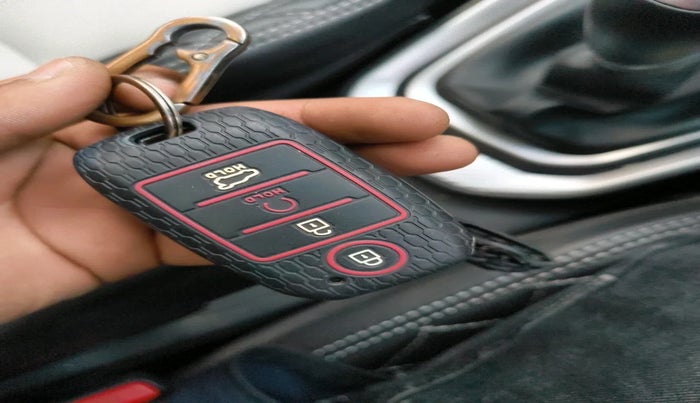 2022 KIA SONET HTX 1.0 IMT, Petrol, Manual, 54,000 km, interior