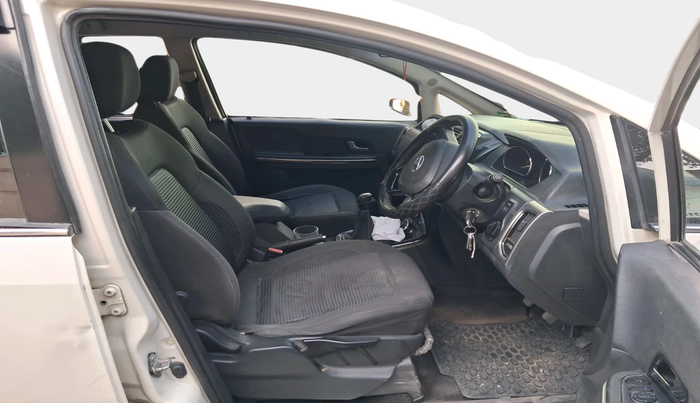 2017 Tata Hexa XM 4X2 7 STR, Diesel, Manual, 67,963 km, interior