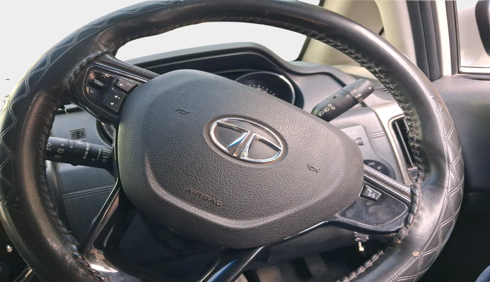 2017 Tata Hexa XM 4X2 7 STR, Diesel, Manual, 67,963 km, interior