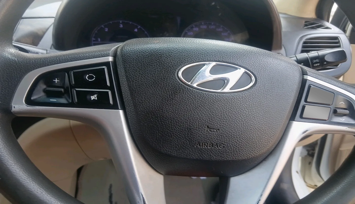 2012 Hyundai Verna FLUIDIC 1.6 CRDI SX, Diesel, Manual, 1,36,100 km, interior