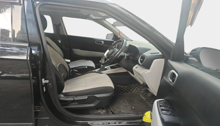 2023 Hyundai VENUE SX 1.5 CRDI, Diesel, Manual, 63,400 km, interior