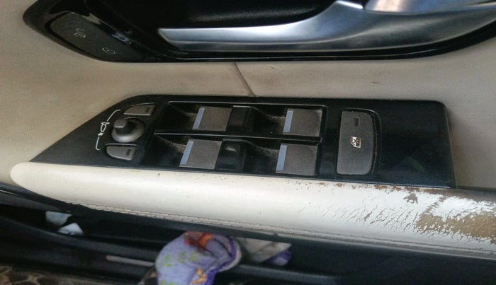 2018 Landrover Range Rover Evoque 2.0 L TD4 HSE, Diesel, Automatic, 1,46,050 km, interior