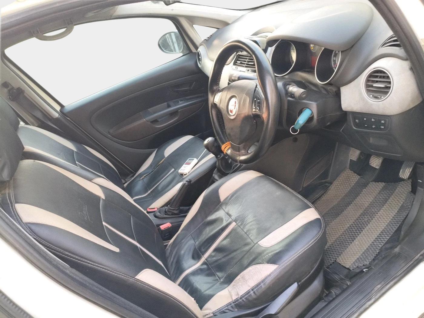 2014 Fiat Avventura EMOTION MULTIJET 1.3, Diesel, Manual, 1,25,890 km, interior