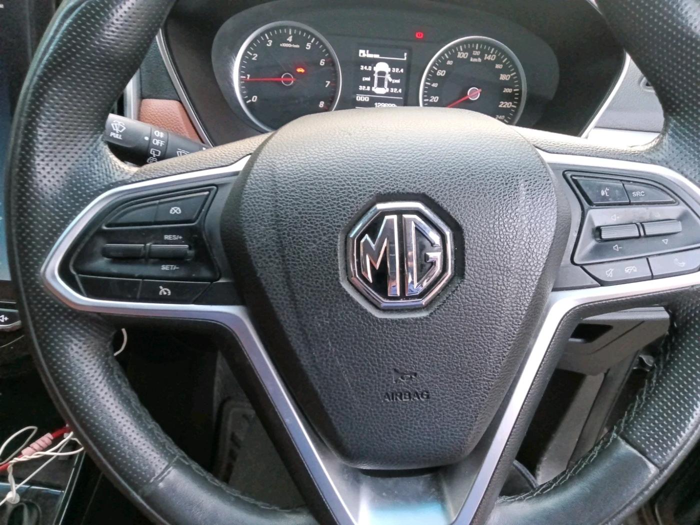 2021 MG HECTOR PLUS SELECT 2.0 DIESEL TURBO MT 7-STR, Diesel, Manual, 1,35,000 km, interior