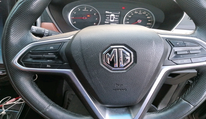 2021 MG HECTOR PLUS SELECT 2.0 DIESEL TURBO MT 7-STR, Diesel, Manual, 1,29,699 km, interior