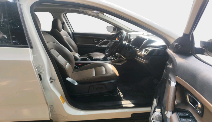 2021 Tata Harrier XZA PLUS 2.0L, Diesel, Automatic, 70,728 km, interior