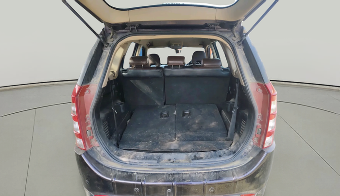 2015 Mahindra XUV500 W8, Diesel, Manual, 1,17,122 km, exterior