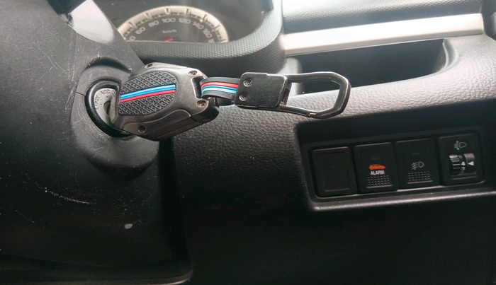 2013 Maruti Swift VXI, Petrol, Manual, 82,588 km, interior