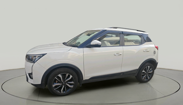 2021 Mahindra XUV300 W8 (O) 1.2 PETROL, Petrol, Manual, 76,808 km, exterior