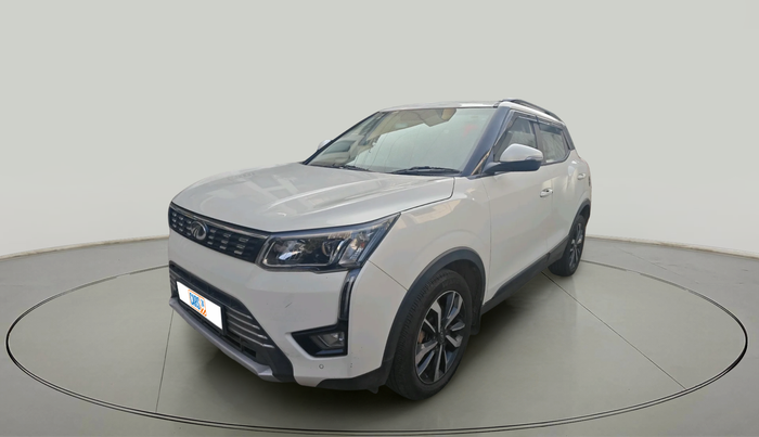 2021 Mahindra XUV300 W8 (O) 1.2 PETROL, Petrol, Manual, 76,808 km, exterior