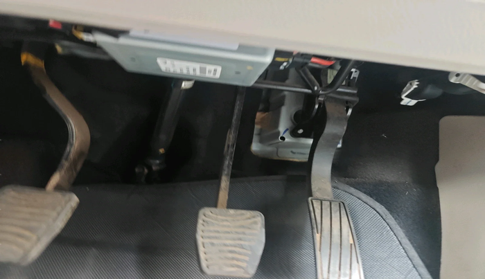 2021 Mahindra XUV300 W8 (O) 1.2 PETROL, Petrol, Manual, 76,808 km, interior