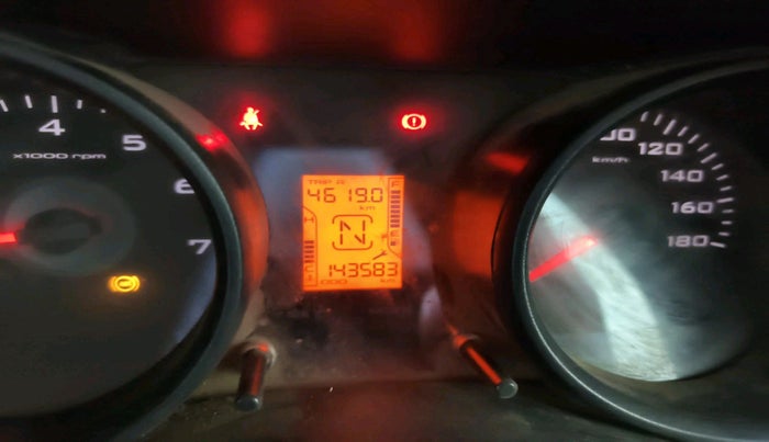 2016 Mahindra TUV300 T6, Diesel, Manual, 1,43,583 km, interior