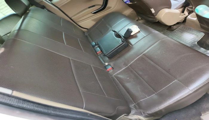 2016 Mahindra TUV300 T6, Diesel, Manual, 1,43,583 km, interior