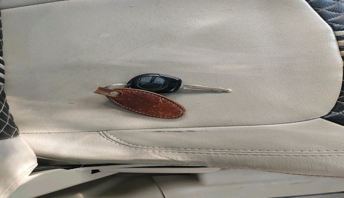 2013 Maruti Swift Dzire ZXI, Petrol, Manual, 1,65,343 km, interior